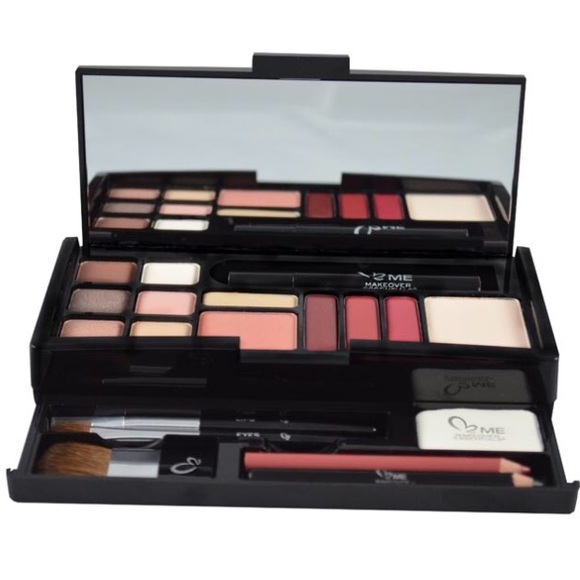 Makeover Weekly Essentials Kit - Picture 2 of 3